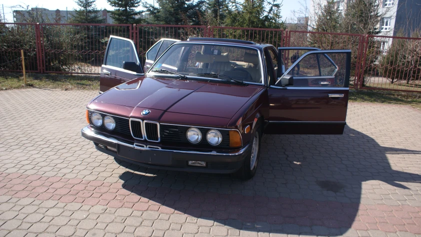 BMW Seria 7 735 1985 - zdjęcie dodatkowe nr 17