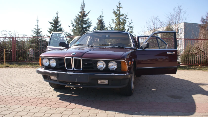 BMW Seria 7 735 1985 - zdjęcie dodatkowe nr 18
