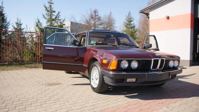 BMW Seria 7 735 1985 - zdjęcie dodatkowe nr 19