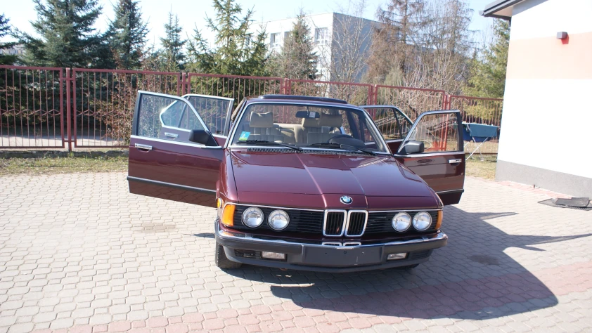 BMW Seria 7 735 1985 - zdjęcie dodatkowe nr 20