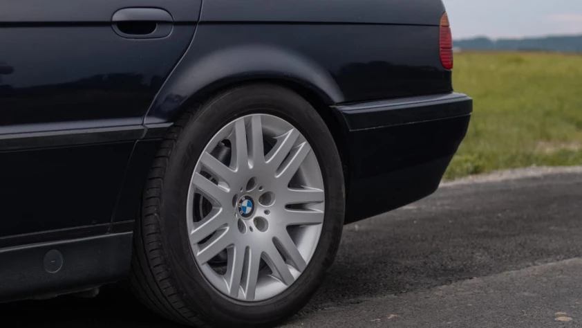 BMW Seria 7 735iA 1996 - zdjęcie dodatkowe nr 7