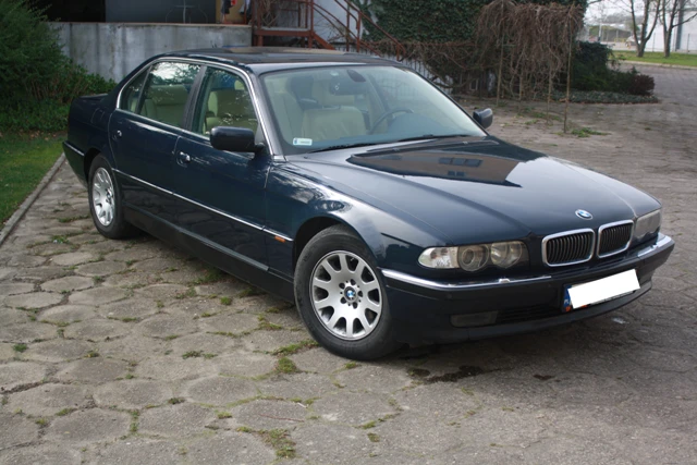 BMW Seria 7 735iL - 2000