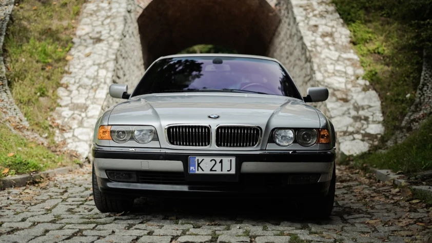 BMW Seria 7 750iL 1999 - zdjęcie główne