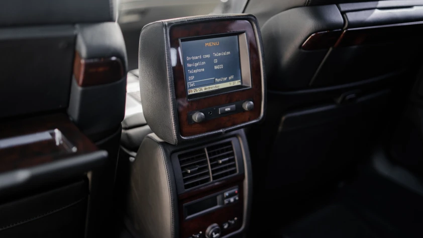 BMW Seria 7 750iL 1999 - zdjęcie dodatkowe nr 12