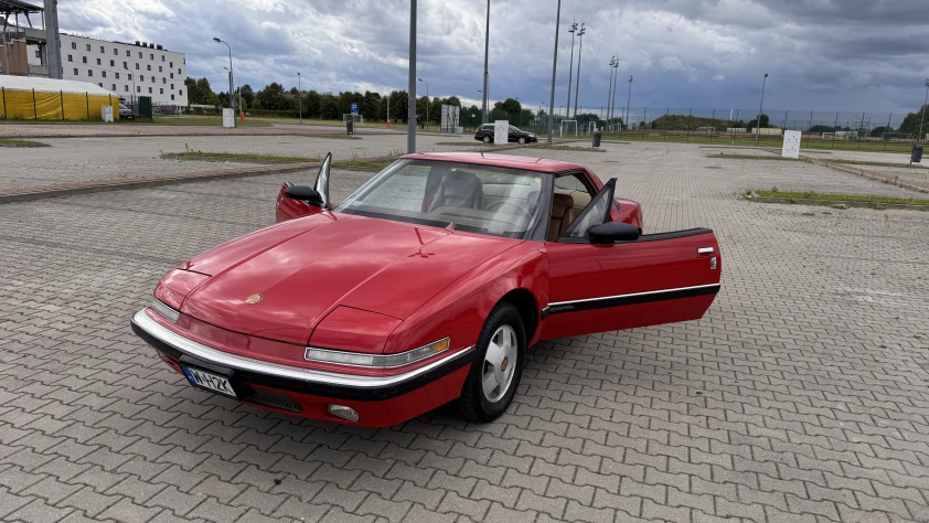 Buick Reatta 1991 - zdjęcie główne