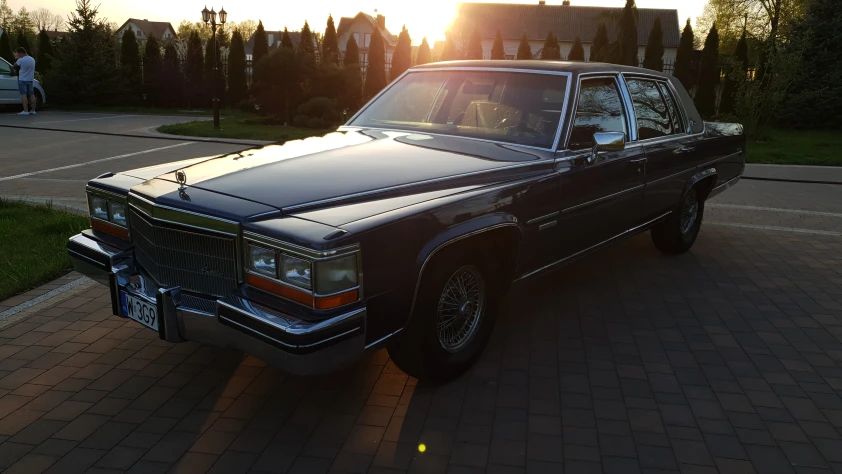 Cadillac  Fleetwood 1983 - zdjęcie główne
