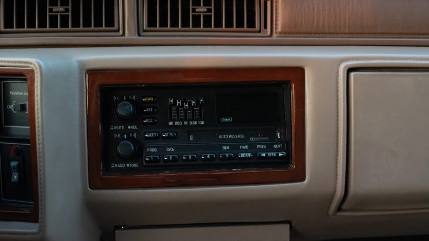 Cadillac Fleetwood Sixty Special 1991 - zdjęcie dodatkowe nr 7