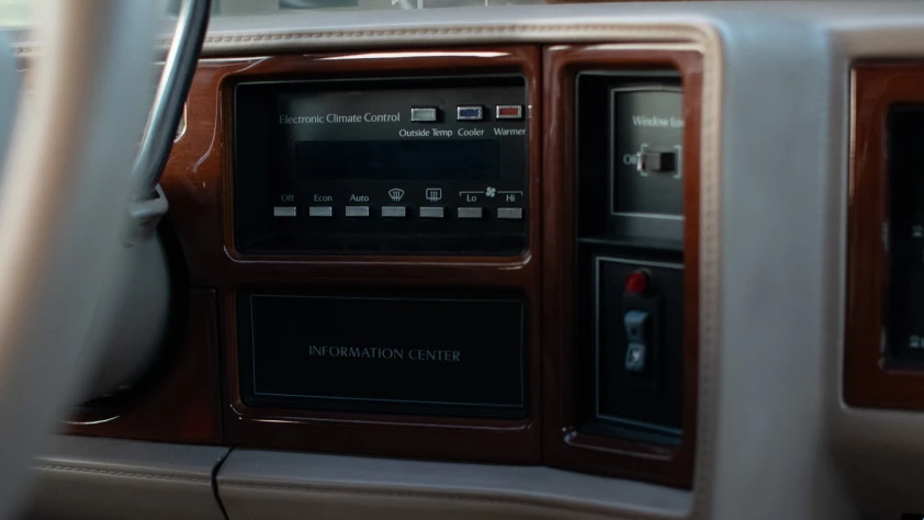Cadillac Fleetwood Sixty Special 1991 - zdjęcie dodatkowe nr 8