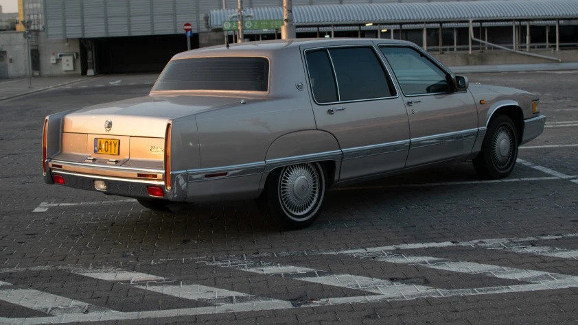 Cadillac Fleetwood Sixty Special 1991 - zdjęcie dodatkowe nr 19