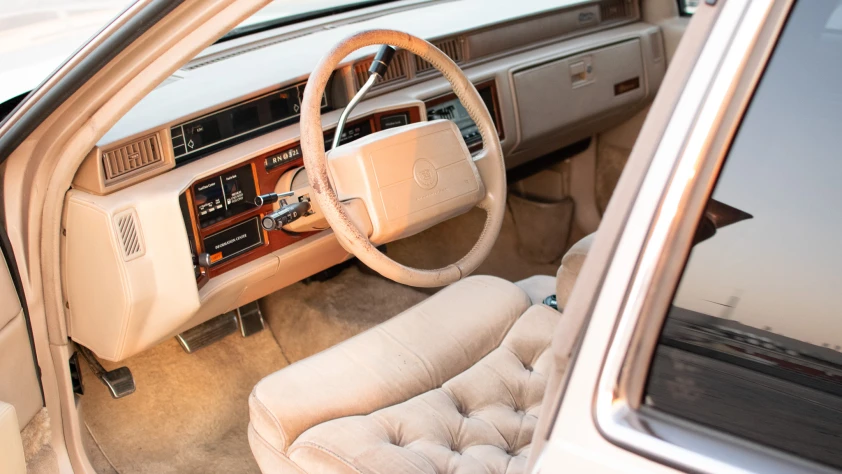 Cadillac Fleetwood Sixty Special 1991 - zdjęcie dodatkowe nr 22
