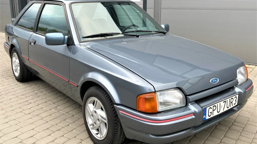 Ford Escort XR3i 1986 - zdjęcie dodatkowe nr 2