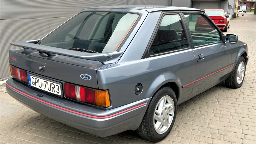 Ford Escort XR3i 1986 - zdjęcie dodatkowe nr 3