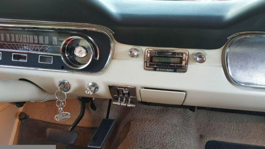 Ford Mustang Coupe V8 1965 - zdjęcie dodatkowe nr 10