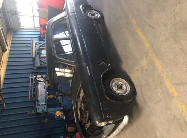 Ford Perfect 1957 - zdjęcie główne