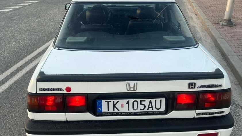 Honda Accord 2.0i 16V-4W ALB 1989 - zdjęcie dodatkowe nr 7