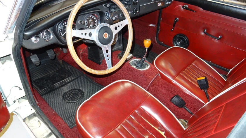 MG MGB GT 1967 - zdjęcie dodatkowe nr 4