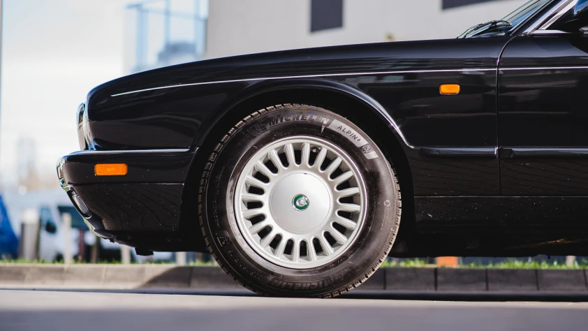 Jaguar XJ 300 1997 - zdjęcie dodatkowe nr 2