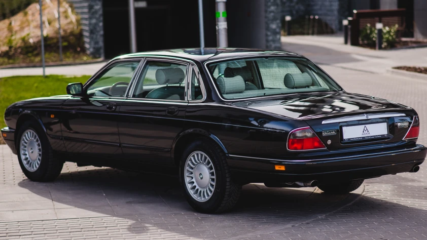 Jaguar XJ 300 1997 - zdjęcie dodatkowe nr 3