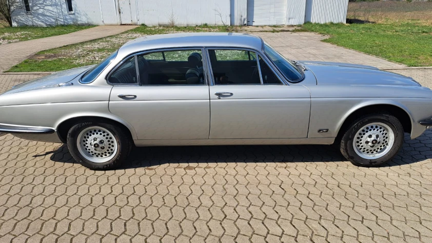 Jaguar XJ 4,2 R6 1976 - zdjęcie dodatkowe nr 1