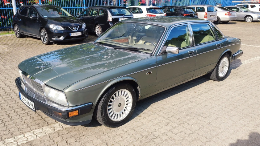 Jaguar XJ 81 1994 - zdjęcie główne
