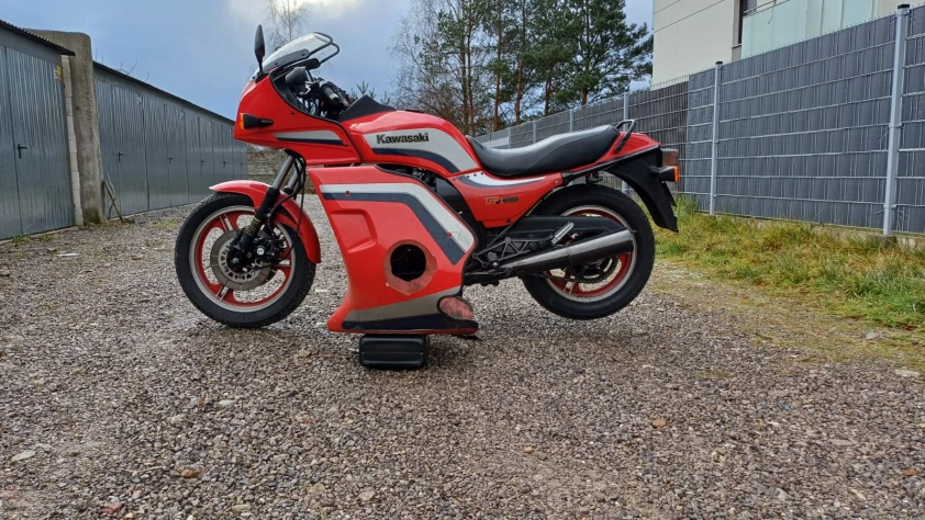 Kawasaki GPZ 1100 Unitrak Top Gun 1985 - zdjęcie dodatkowe nr 6
