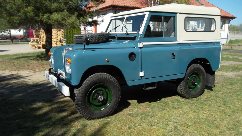 Land Rover Defender seria 3  88 1976 - zdjęcie dodatkowe nr 2