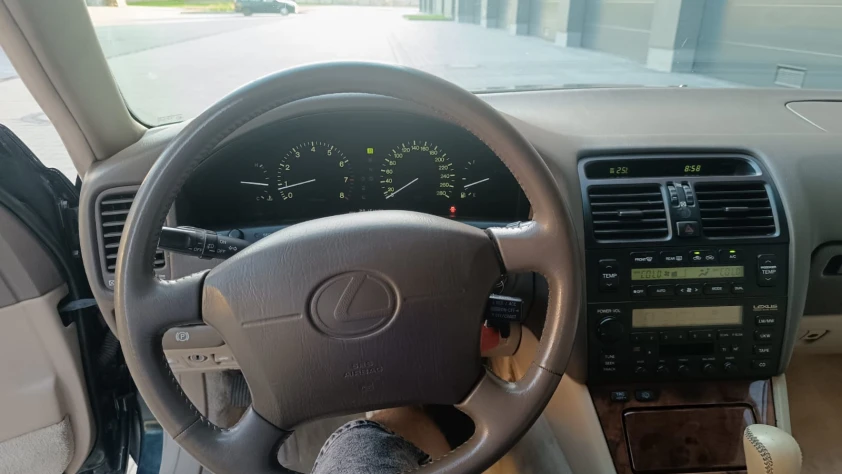 Lexus LS 400 UCF20 1996 - zdjęcie dodatkowe nr 32