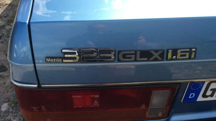 Mazda 323 1986 - zdjęcie dodatkowe nr 9