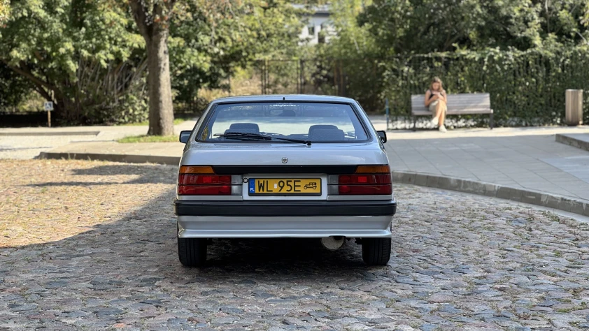 Mazda 626 GC GT 2.0 1985 - zdjęcie dodatkowe nr 6