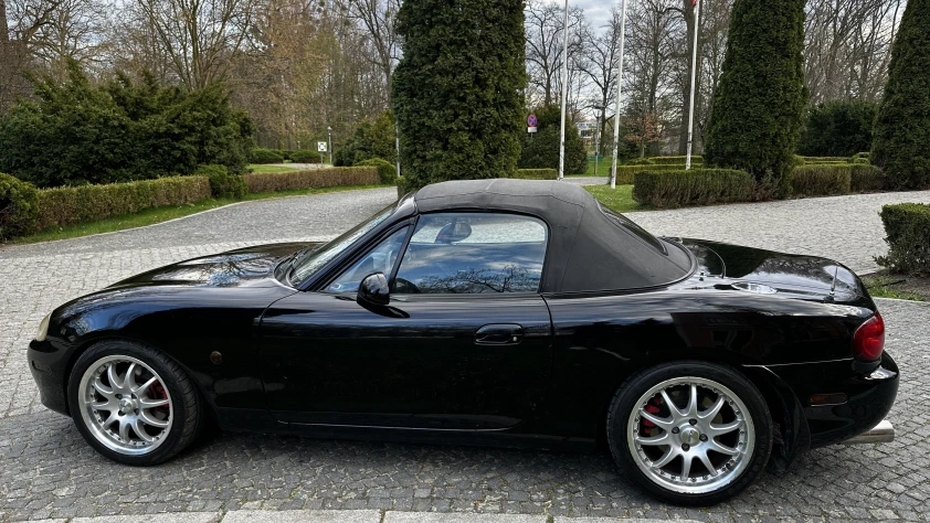 Mazda MX-5 1.8 16V Sport 2001 - zdjęcie dodatkowe nr 1