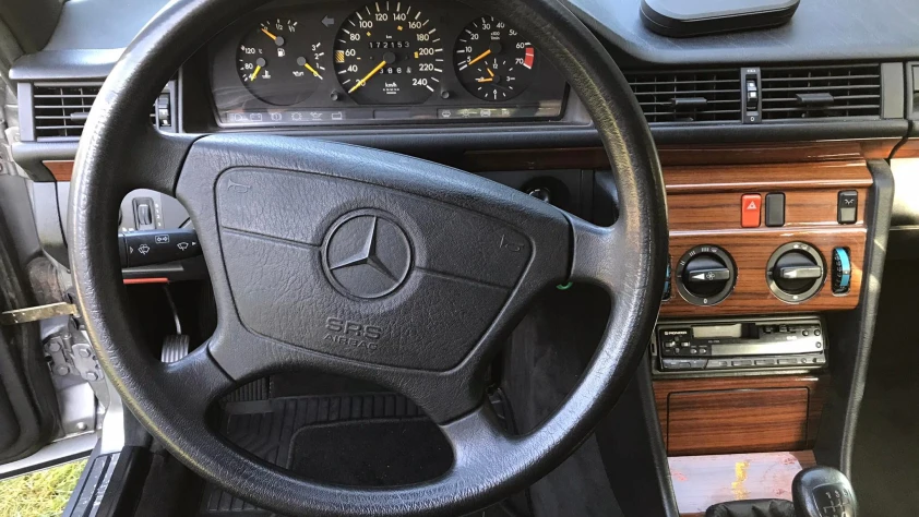 Mercedes W124 C220 Coupe 1992 - zdjęcie dodatkowe nr 9