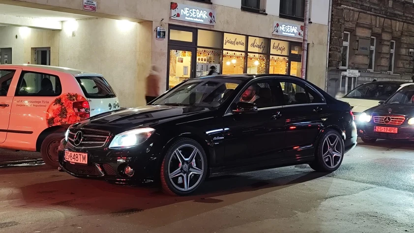 Mercedes Klasa C C63 AMG 2009 - zdjęcie dodatkowe nr 5