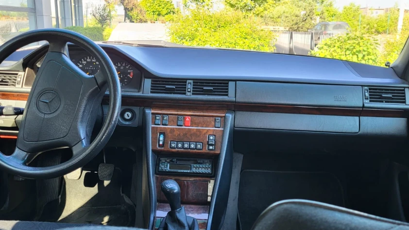 Mercedes Klasa E 200 1995 - zdjęcie dodatkowe nr 2