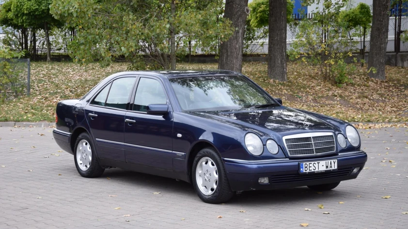 Mercedes Klasa E E230 1995 - zdjęcie dodatkowe nr 1