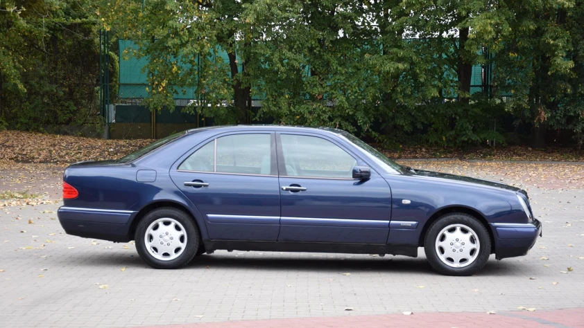 Mercedes Klasa E E230 1995 - zdjęcie dodatkowe nr 4