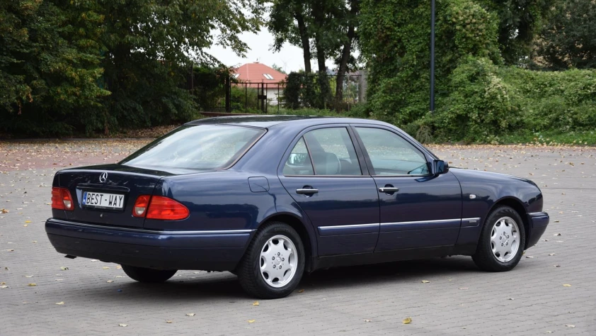 Mercedes Klasa E E230 1995 - zdjęcie dodatkowe nr 6