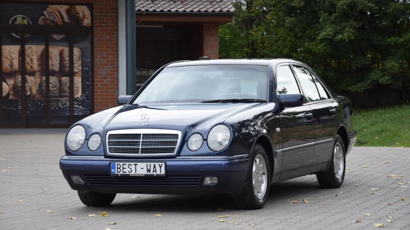 Mercedes Klasa E E230 1995 - zdjęcie dodatkowe nr 7