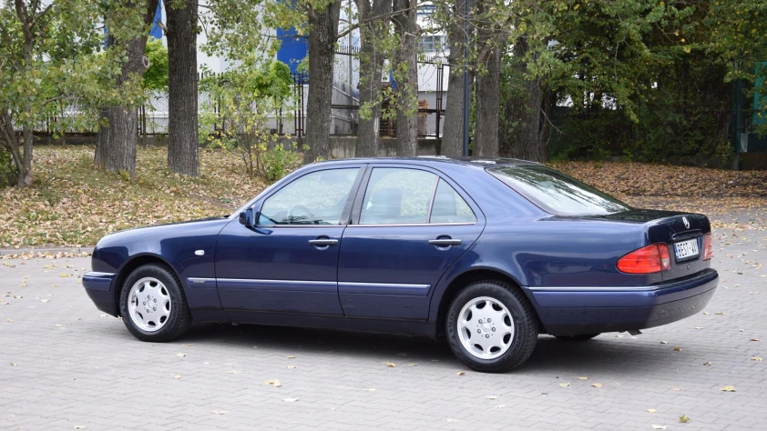 Mercedes Klasa E E230 1995 - zdjęcie dodatkowe nr 15