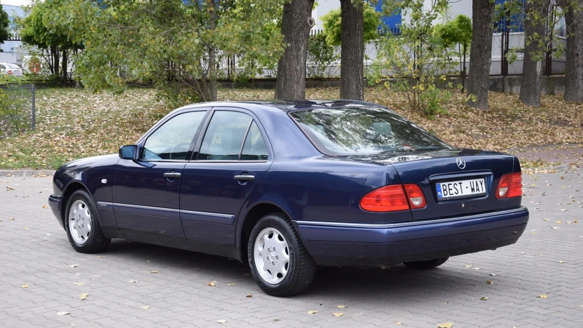 Mercedes Klasa E E230 1995 - zdjęcie dodatkowe nr 16