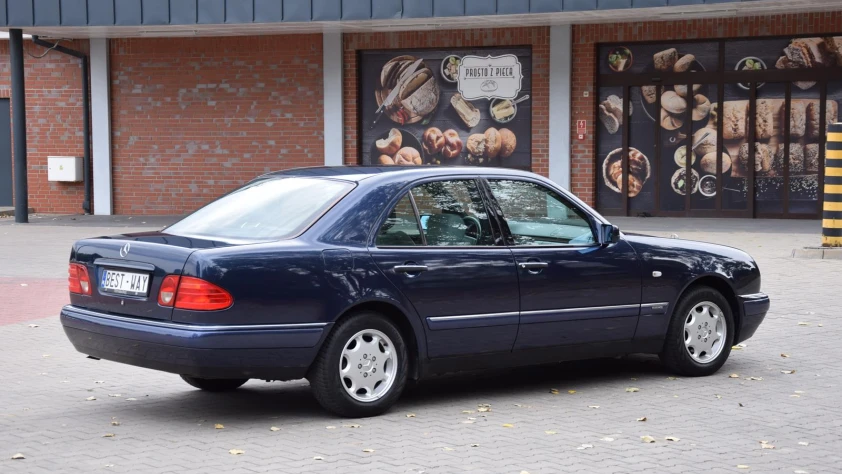 Mercedes Klasa E E230 1995 - zdjęcie dodatkowe nr 19