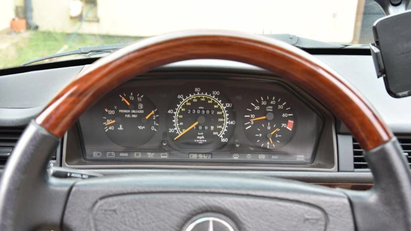 Mercedes Klasa E W124 320 1993 - zdjęcie dodatkowe nr 24