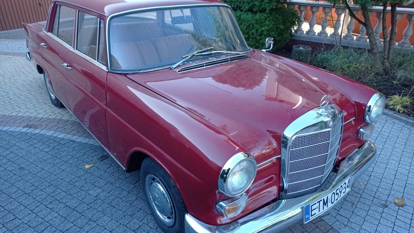 Mercedes W110 200d 1967 - zdjęcie dodatkowe nr 3