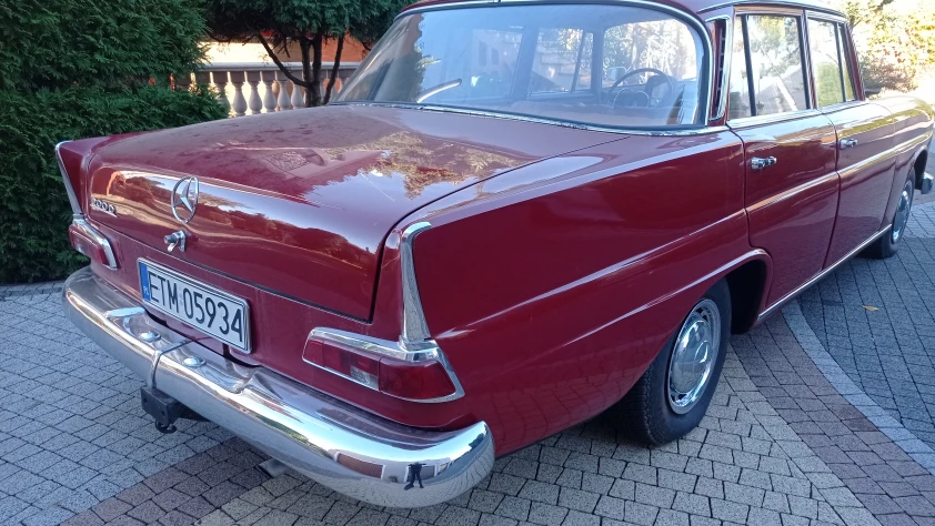 Mercedes W110 200d 1967 - zdjęcie dodatkowe nr 4