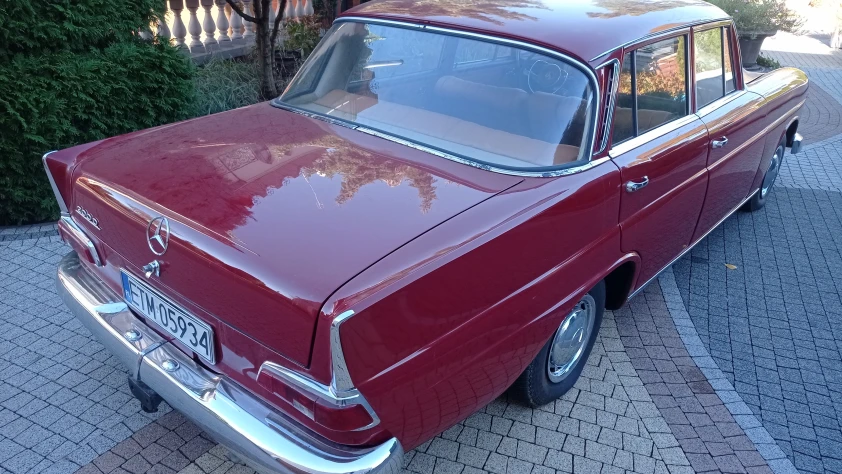 Mercedes W110 200d 1967 - zdjęcie dodatkowe nr 5