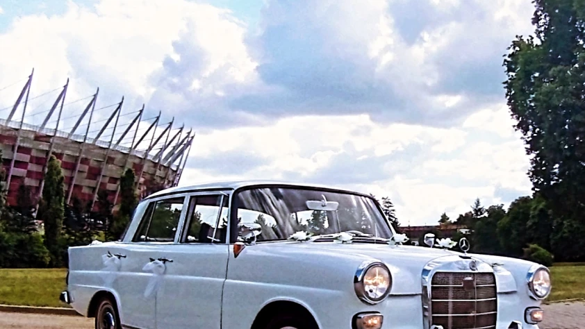 Mercedes W110 W110 Skrzydlak 1963 - zdjęcie główne