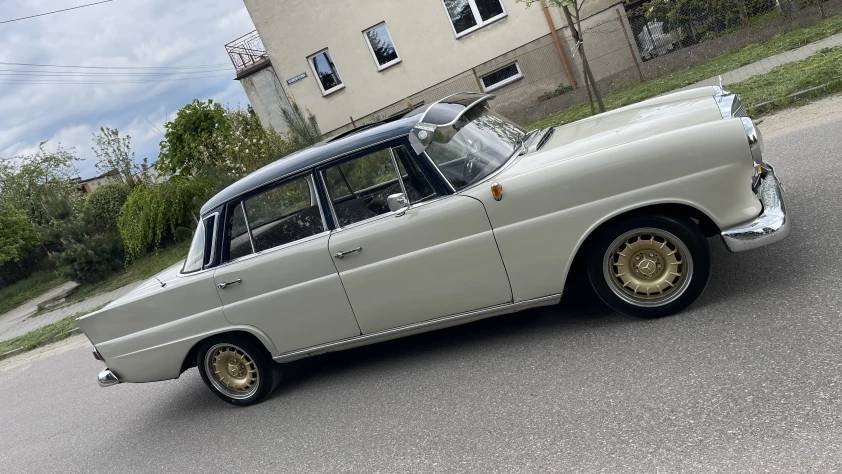 Mercedes W111 190 c 1965 - zdjęcie dodatkowe nr 10