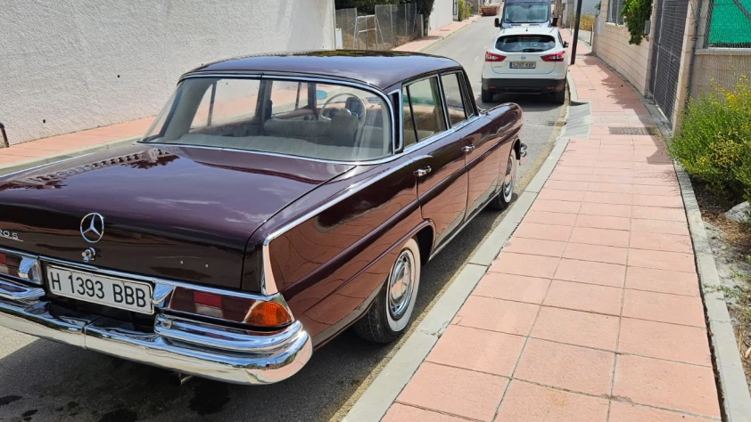 Mercedes W111 220S 1961 - zdjęcie główne