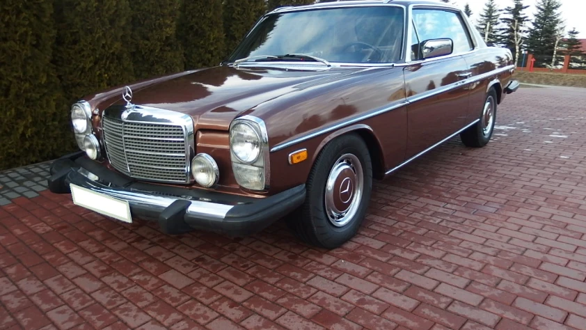Mercedes W114 280C 1975 - zdjęcie główne