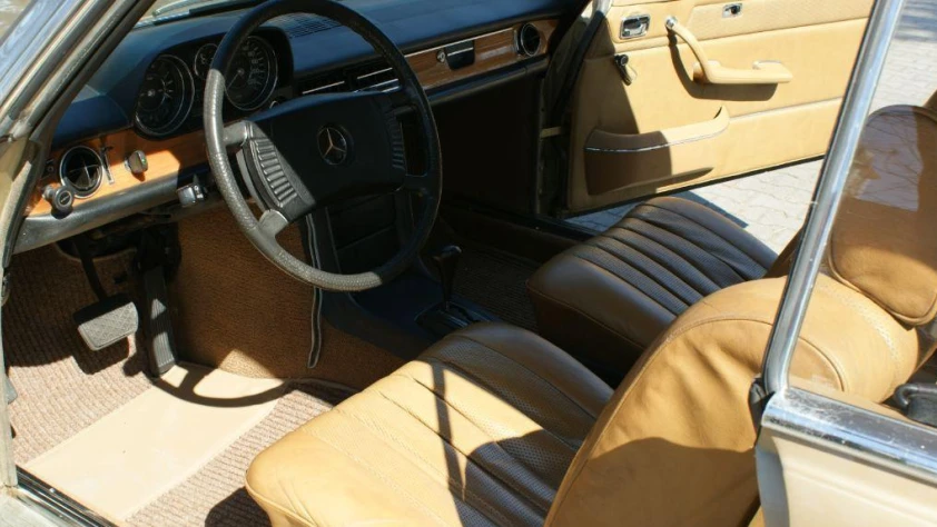 Mercedes W114 280CE 1974 - zdjęcie dodatkowe nr 14