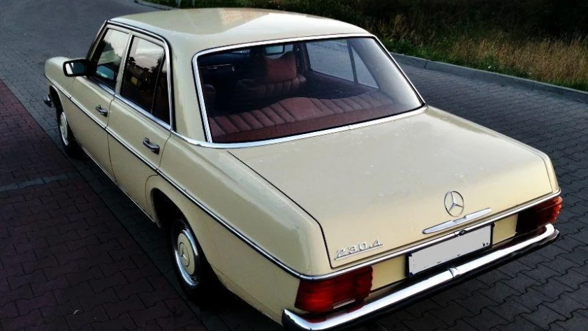 Mercedes W115  1975 - zdjęcie dodatkowe nr 2